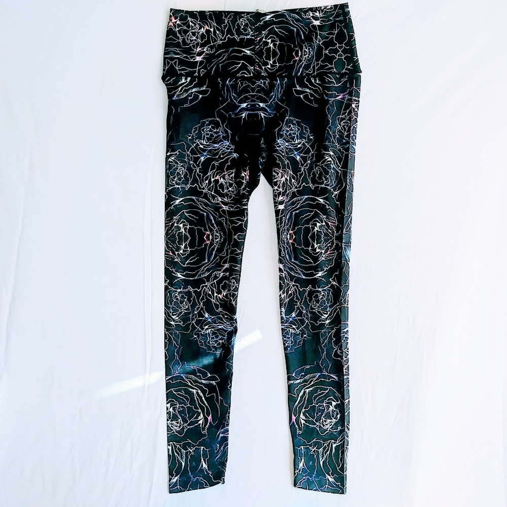 Sz LG NWT Compression leggings by +MD